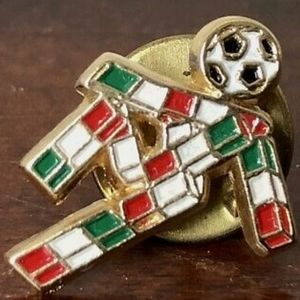 👉*VTG* ⚽️ 1990 ITALY BERTONI ITALIA FIFA SOCCOR FOOTBALL WORLD CUP ENAMEL PIN